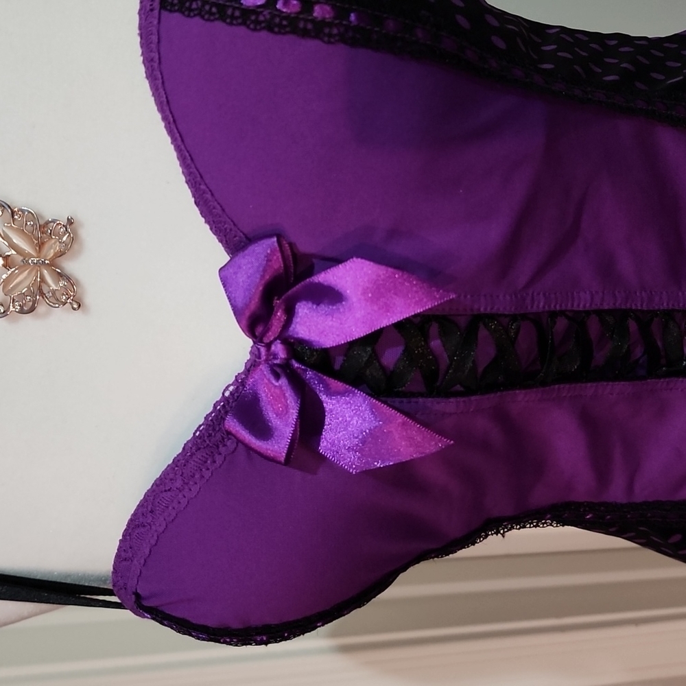 Size 34b Corset With Matching Size Md Panties - image 2
